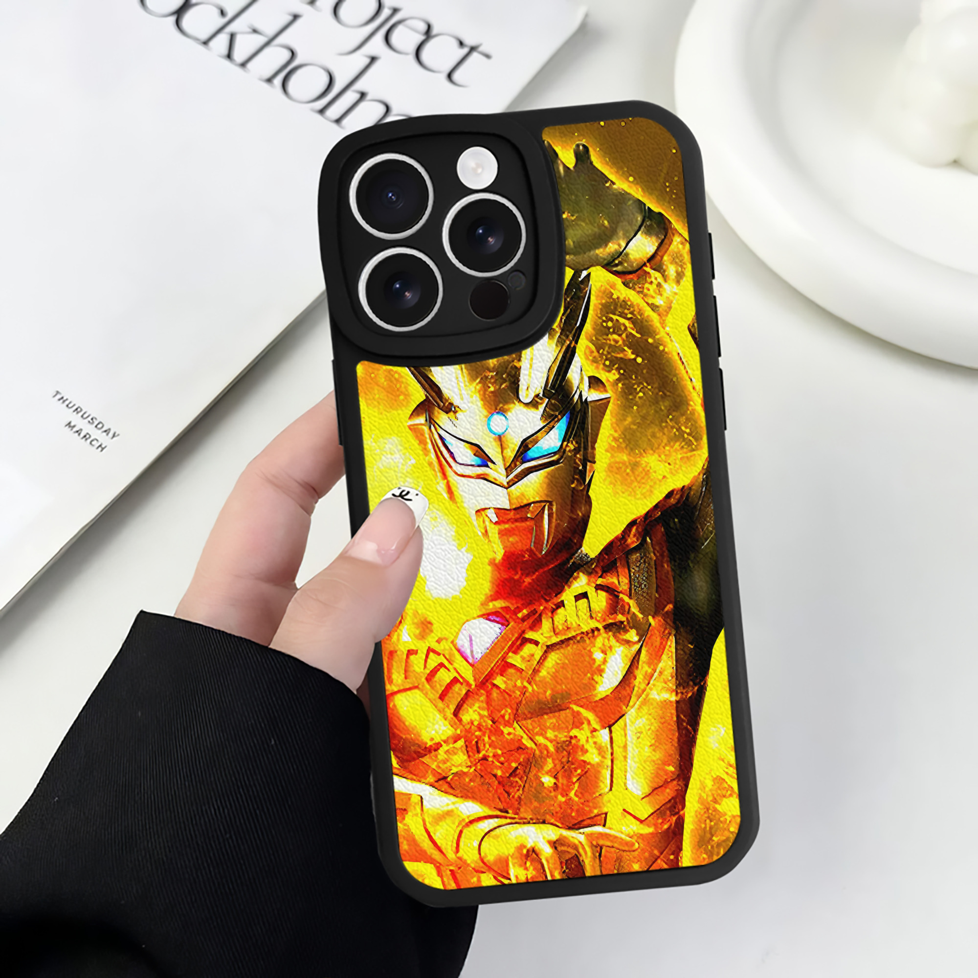 （画像用） ウルトラマン Ultraman 【iPhone 16シリーズ対応】シリコンスマホケース（レザー調） 材質：シリコン